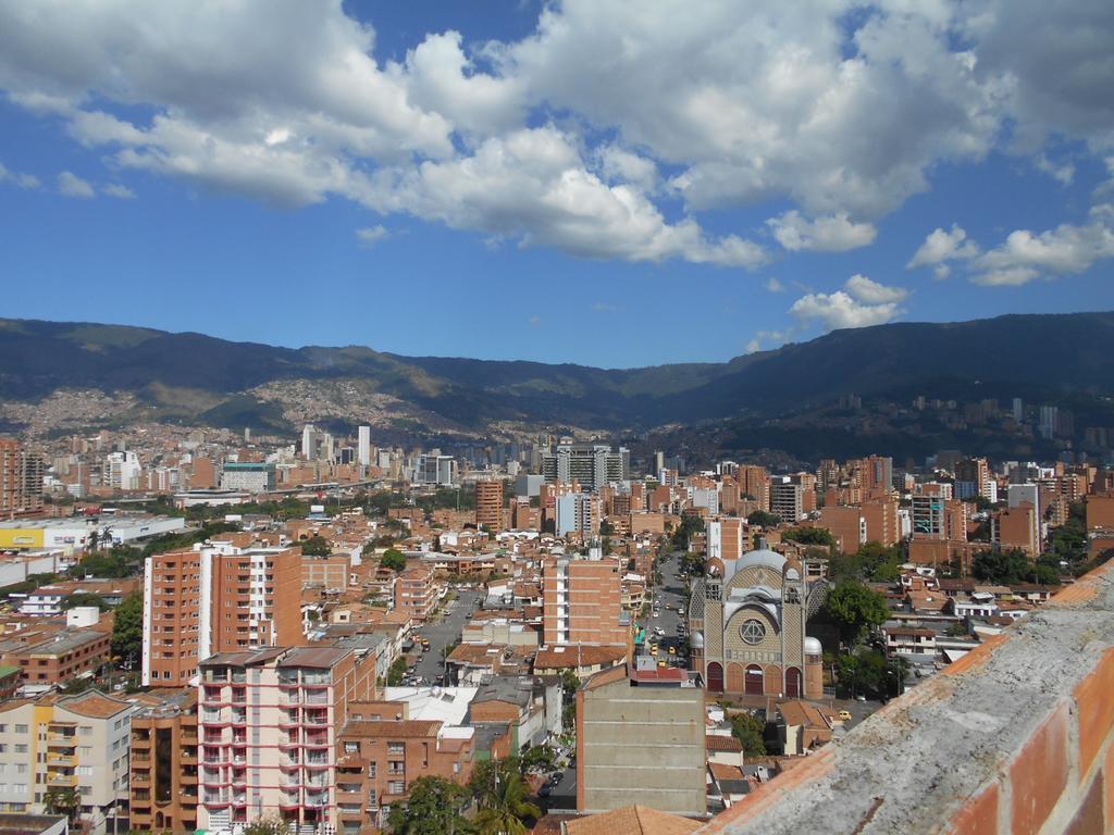 Apartasuites Av Medellin Exterior photo