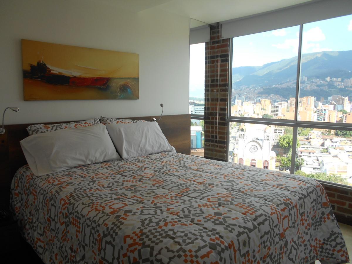 Apartasuites Av Medellin Exterior photo